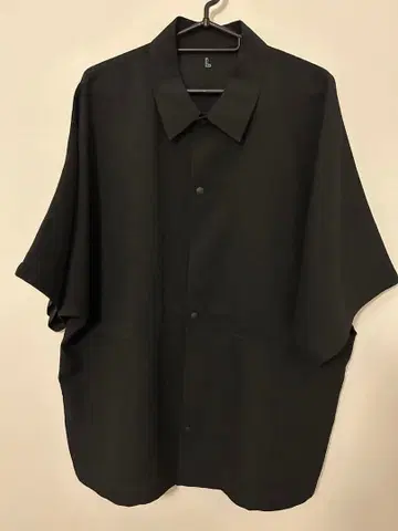 MUJI Labo 바람이 통하는 UV 컷 얼룩이 잘 지워지는 셔츠 블랙