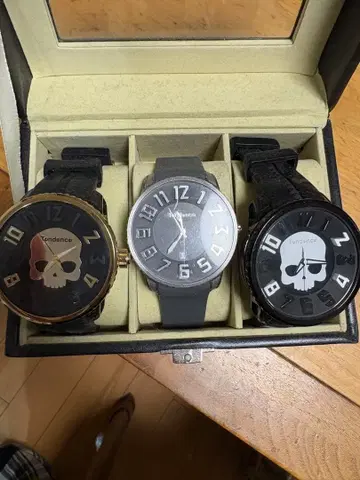 Tendence 스컬 디자인 시계 3개 세트