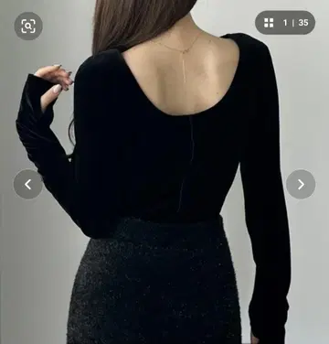 Louere [ 탈부착 가능 패드 포함 ] 백 오픈 벨로아 상의