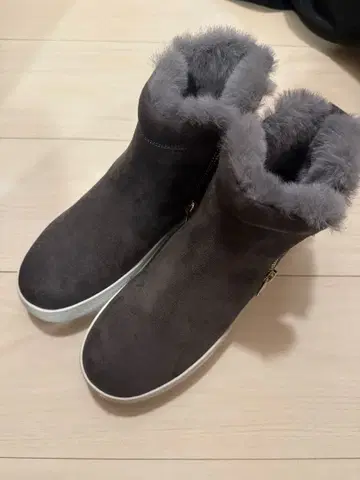 하이컷 웜 퍼 스니커즈 부츠