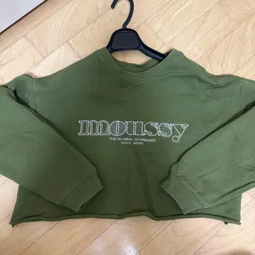 MOUSSY 올리브 그린 크롭 맨투맨 FREE