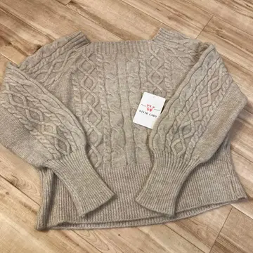 새상품 VIVID LADY 스퀘어넥 케이블 니트 스웨터 베이지