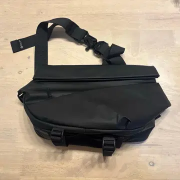 블랙 바디백 웨스트 파우치