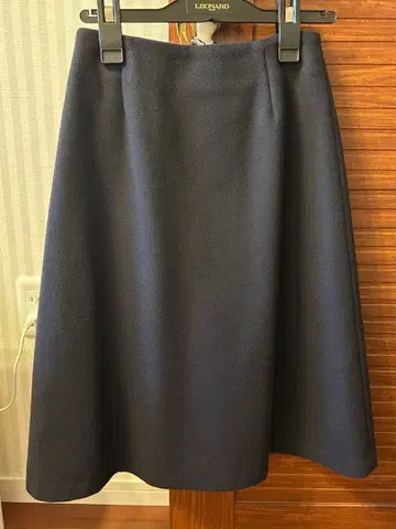 네이비 플레어 스커트 무릎 기장
