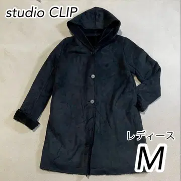 후드 부착 블랙 무스탕 코트 스튜디오 클립