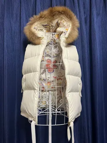 화이트 퍼 포함 퀼팅 다운 베스트 리버서블 (패턴)