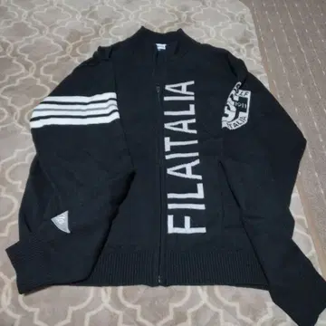 FILA 블랙 집업 스웨터