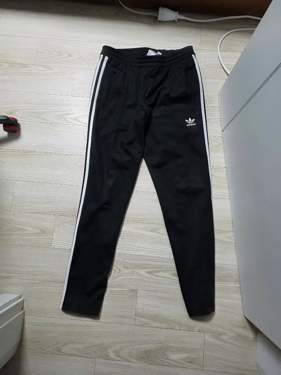[M] Adidas Beckenbauer Track Pants