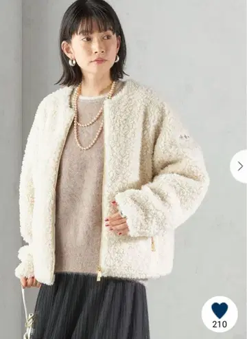 타트라스 새상품 미사용 가격표 포함 보아 자켓 사이즈 36