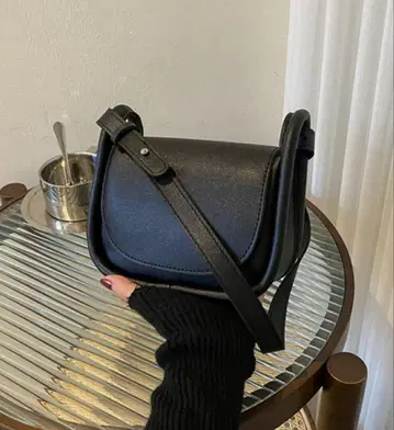 숄더백 숄더 크로스바디 새들백 블랙