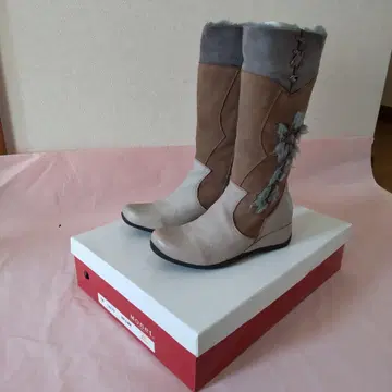 어그 부츠 [ 23.5 ] Monet 베이지 브라운 한랭지용 밑창