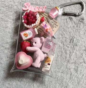 가챠 파우치 [ 핑크 카페 곰돌이 딸기 휘핑 케이크 르 크루제 ]