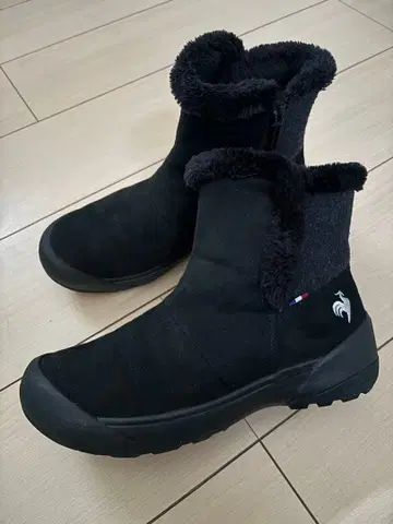 퍼 달린 블랙 숏부츠 스노우 부츠