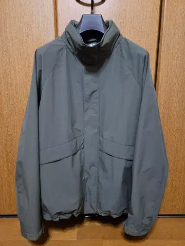 유니클로 윈드프루프 스탠드 블루종 완판템