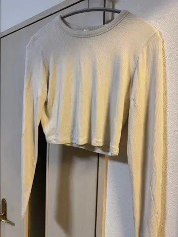 Lululemon 화이트 크롭 긴팔 상의