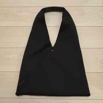 다이애나 블랙 V자형 핸드백