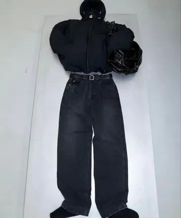 OUAT 24aw 010 BLACK OFFICE JEANS 3