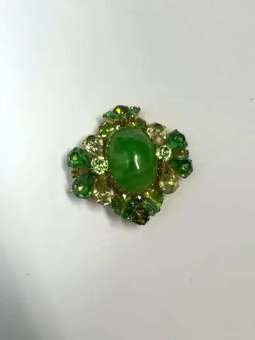 ST-215 WEISS 브로치