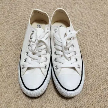 화이트 캔버스 스니커즈