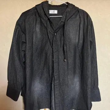 Adrier 후드 부착 긴팔 셔츠 블랙