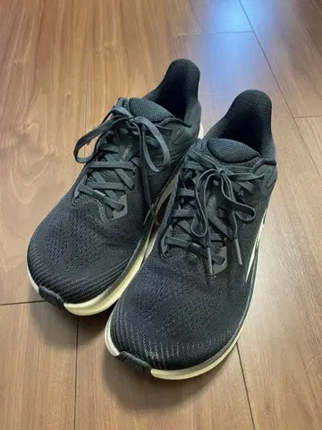 새상품 알트라 토린8 U9 26.0cm