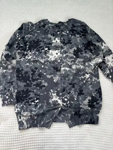 모노톤 카모 패턴 가디건