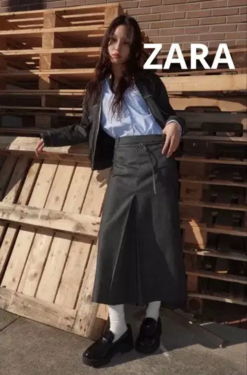 ZARA 데님풍 벨트 포함 미디 기장 스커트