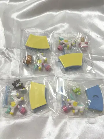 산리오 회전목마 4개 세트