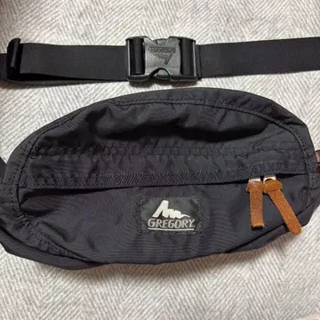 GREGORY 블랙 바디백