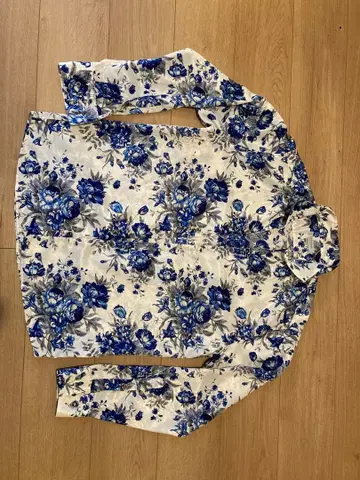 새상품급 멘티노라스 꽃무늬 긴팔 셔츠 M 사이즈