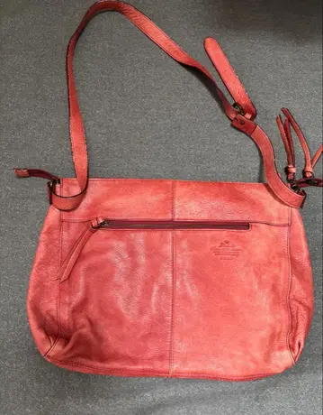Dakota leather shoulderbag