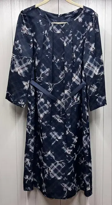 NEW YORKER 네이비 컬러 7부 소매 원피스