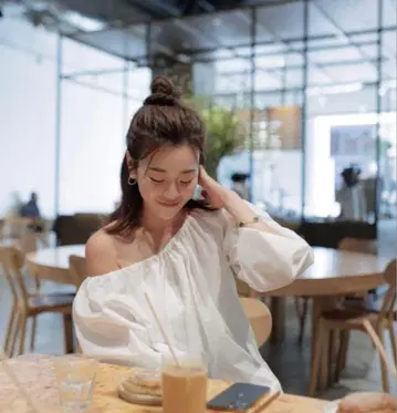 pois gather2way 블라우스 개더 블라우스