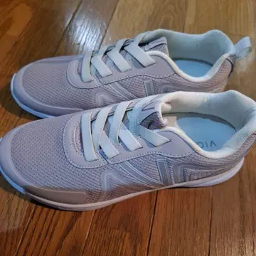 미사용 새상품 VIONIC 핑크 스니커즈