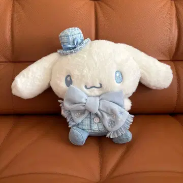 새상품급 시나모롤 봉제 인형 겨울 옷 입은 모습 18.5cm