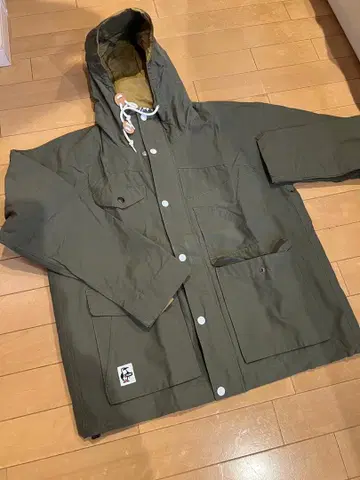 미사용 반값 이하 레어 컬러 참스 올리브 그린 마운틴 자켓