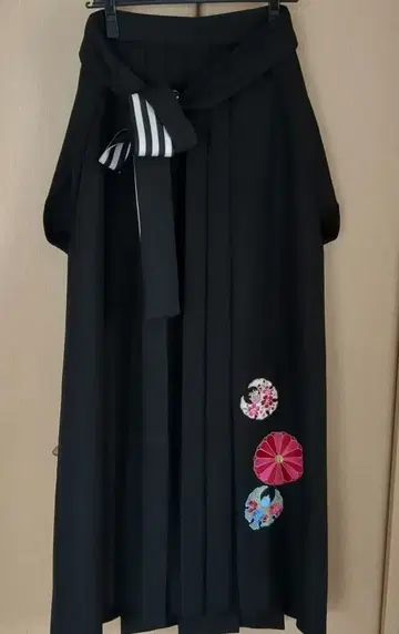 블랙 하카마 꽃무늬 자수 JAPANSTYLE 졸업식