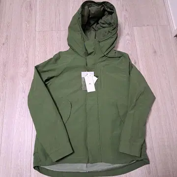 UR 올리브 그린 후드 부착 다운 자켓