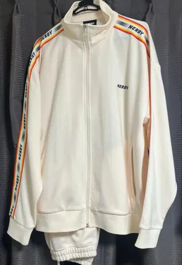 NERDY 저리 상하의 세트 L 사이즈