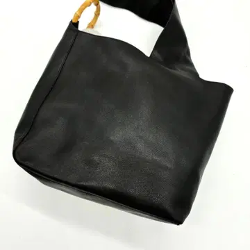 [ 새상품급 ] 요건 레일 가죽 대나무 핸들 블랙 숄더백