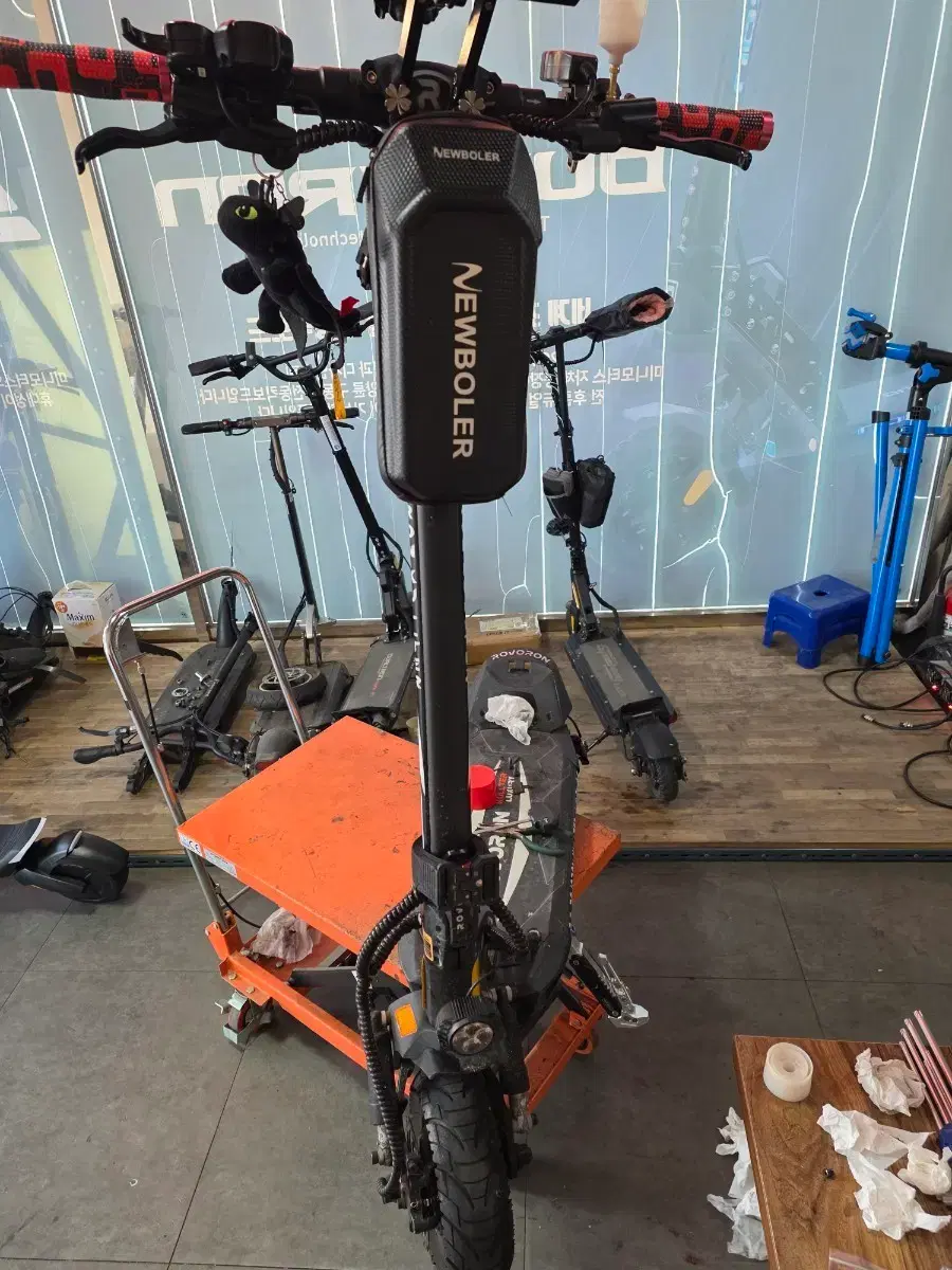 Dualtron Roboron Cultor Luxury Electric Kickboard on Bunjang Global Site.