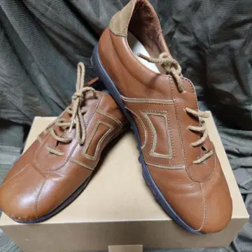 컴퍼 캠퍼 가죽 브라운 스니커즈