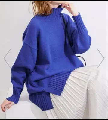 새상품 완판템 로페피크닉 사이드 슬릿 니트 풀오버 블루