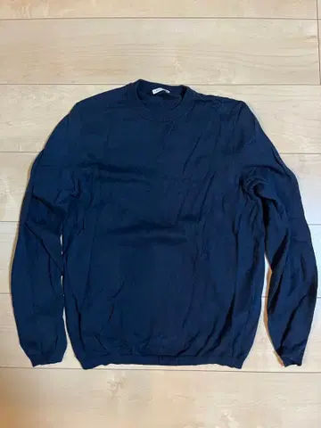 크로스 클로젯 네이비 크루넥 스웨터