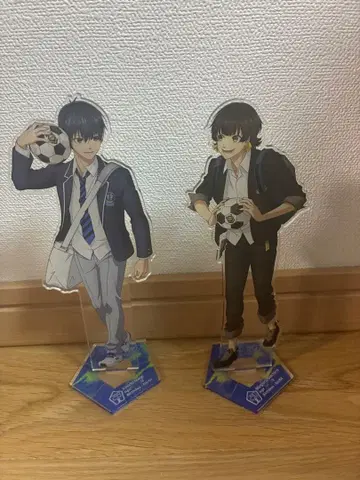 이사기 요이치, 하치라쿠 메구루 아크릴 스탠드 2체 세트