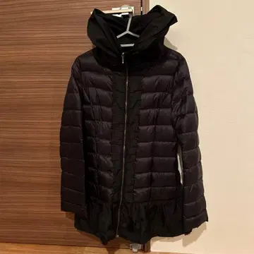 후드 부착 블랙 다운 자켓