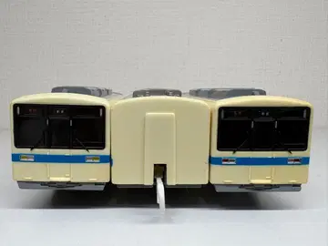 프라레일 오다큐 8000형