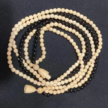 앤티크 블랙 앤 화이트 3연 목걸이
