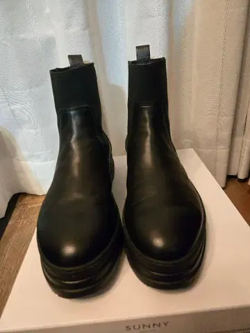 PELLICO SUNNY 블랙 사이드 고어 부츠 LOTUS