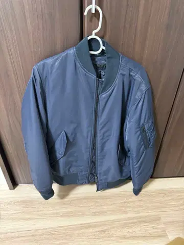 컨디션 최상 유니클로 네이비 MA-1 플라이트 자켓